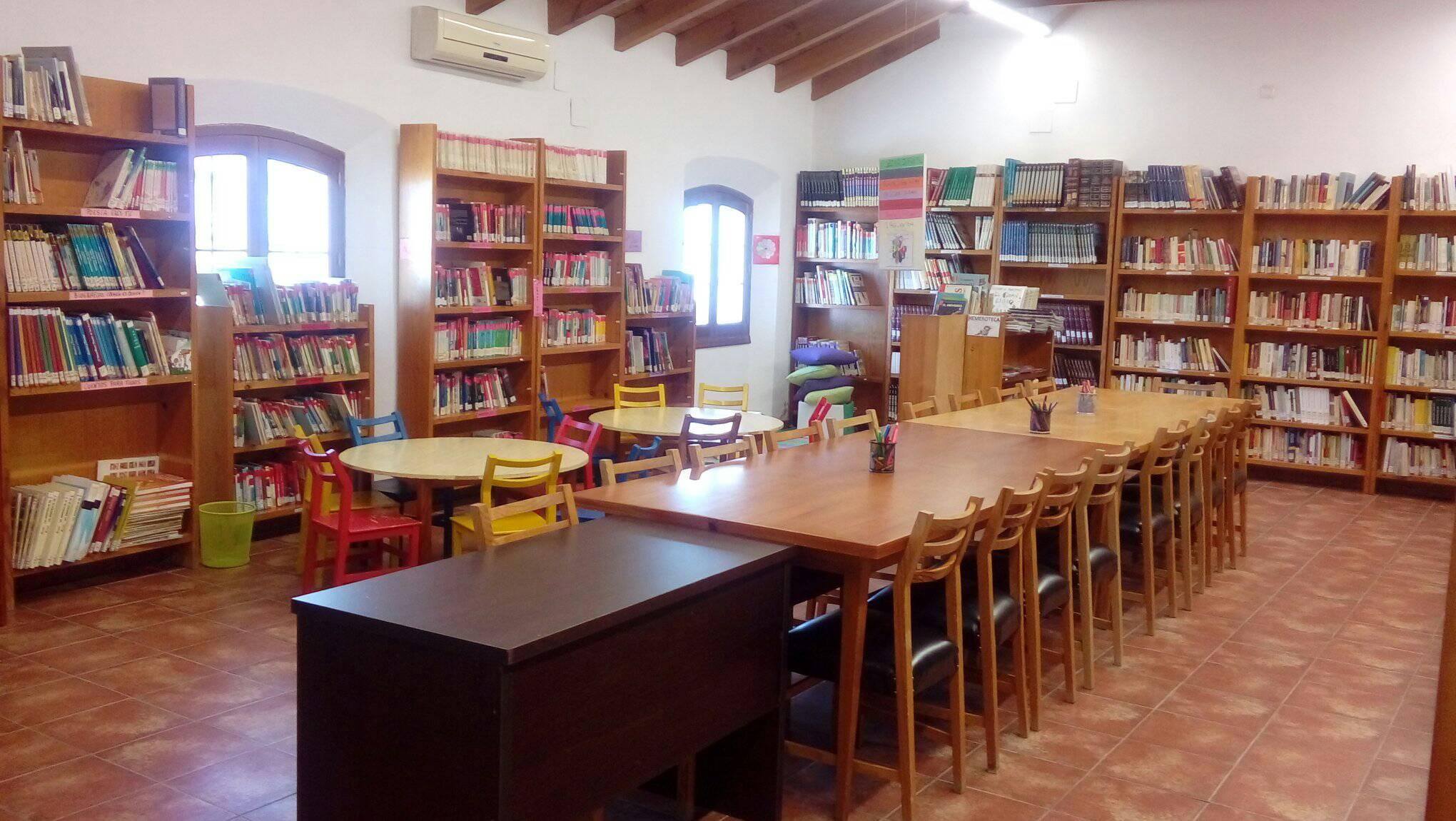 Biblioteca Pública Hermanos Machado